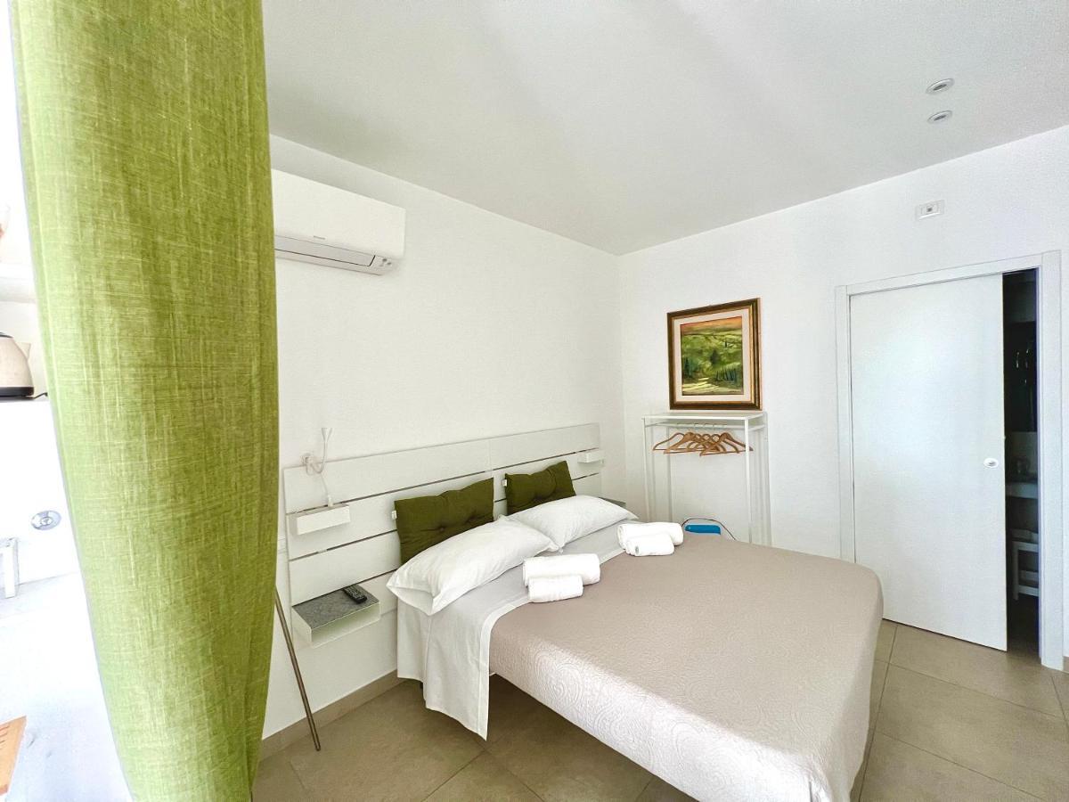 Le 4 Stagioni Rooms 滨海弗兰卡维拉 外观 照片